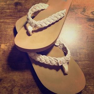 Roxy flip flops